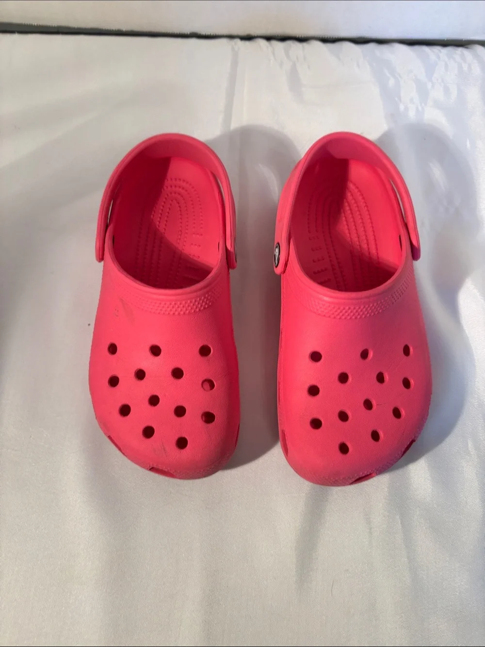 CROCS Kids Classic Clog in Bright Pink